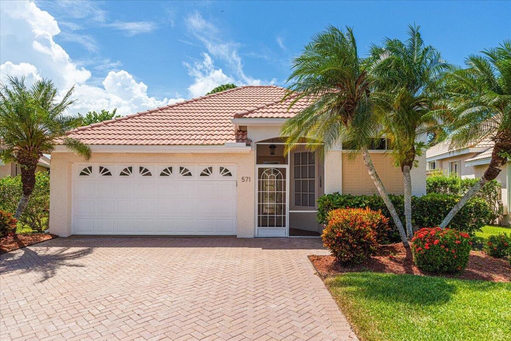 Photo of 571 SW New Castle Cove, Port Saint Lucie, FL 34986 (MLS # R11005173)