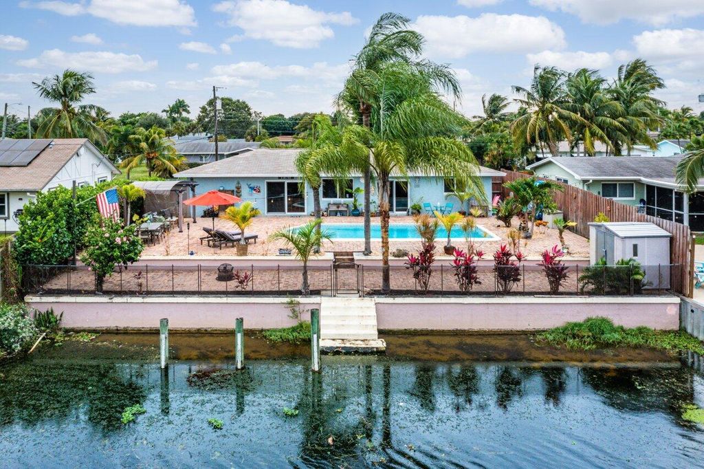 Photo of 2586 SW 10 Street, Boynton Beach, FL 33426 (MLS # R10767642)