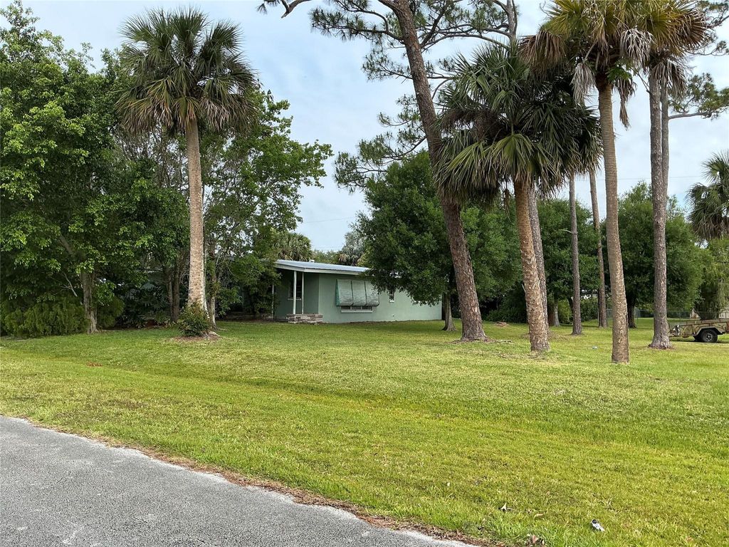 Photo of 7904 Lockwood Drive, Fort Pierce, FL 34951 (MLS # F10502668)