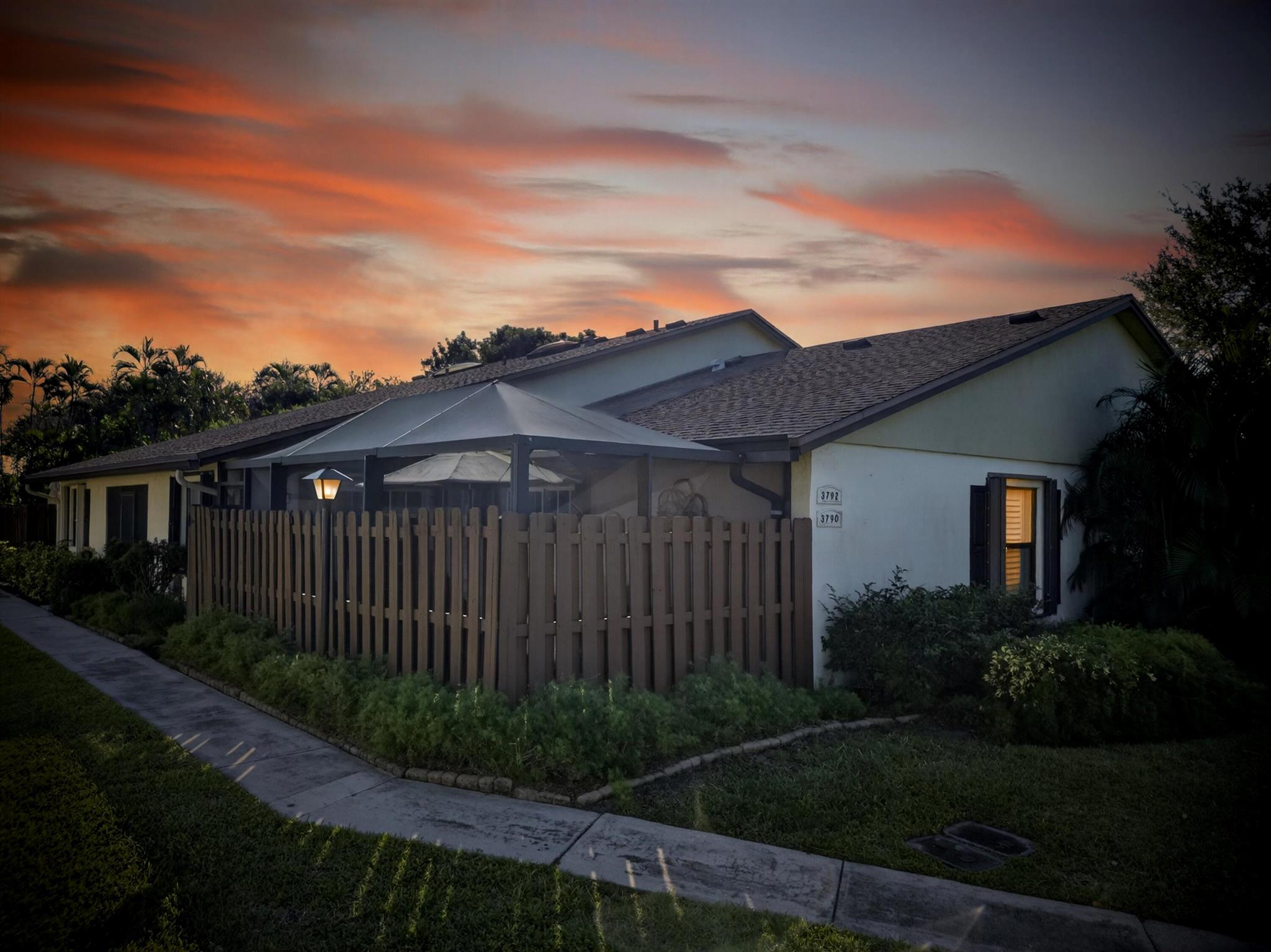 OAKWOOD II - Residential