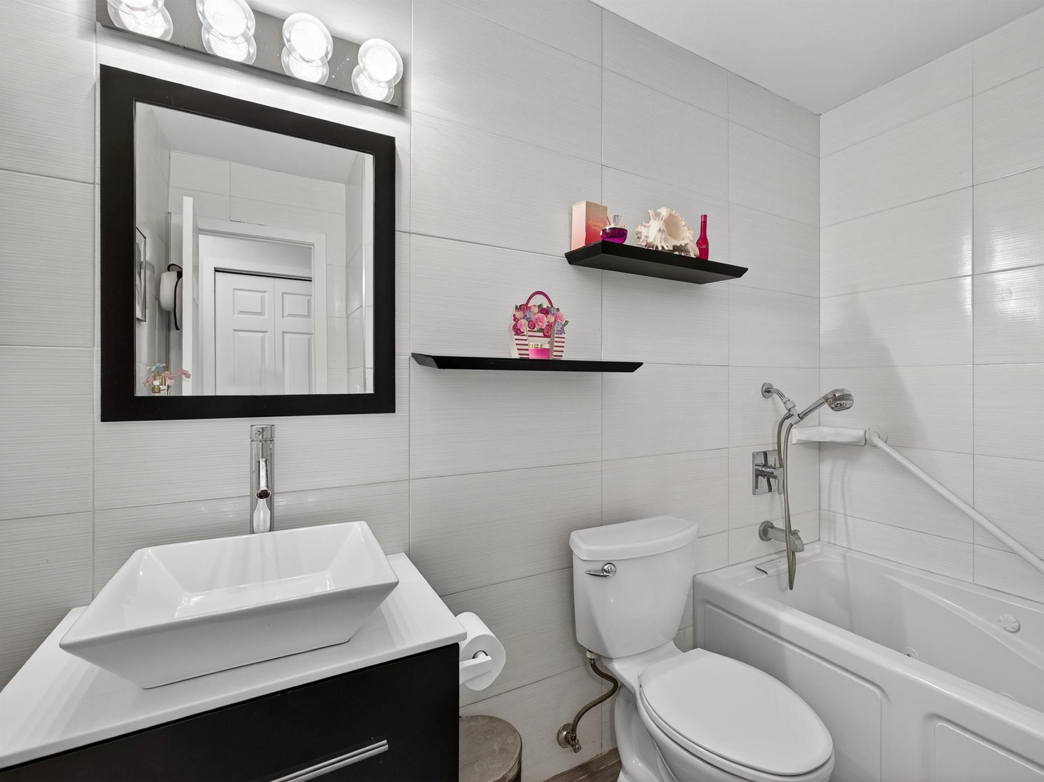 OAKWOOD II - Residential