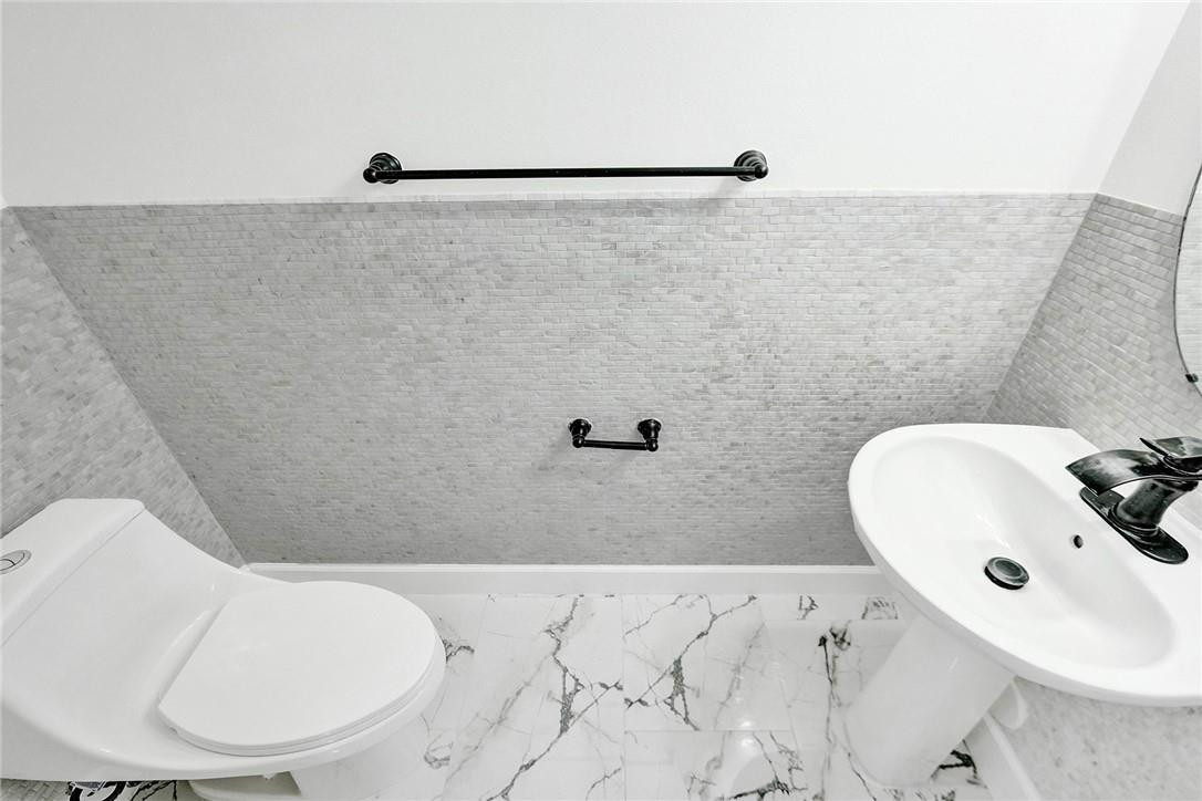 FIESTA - Residential Lease