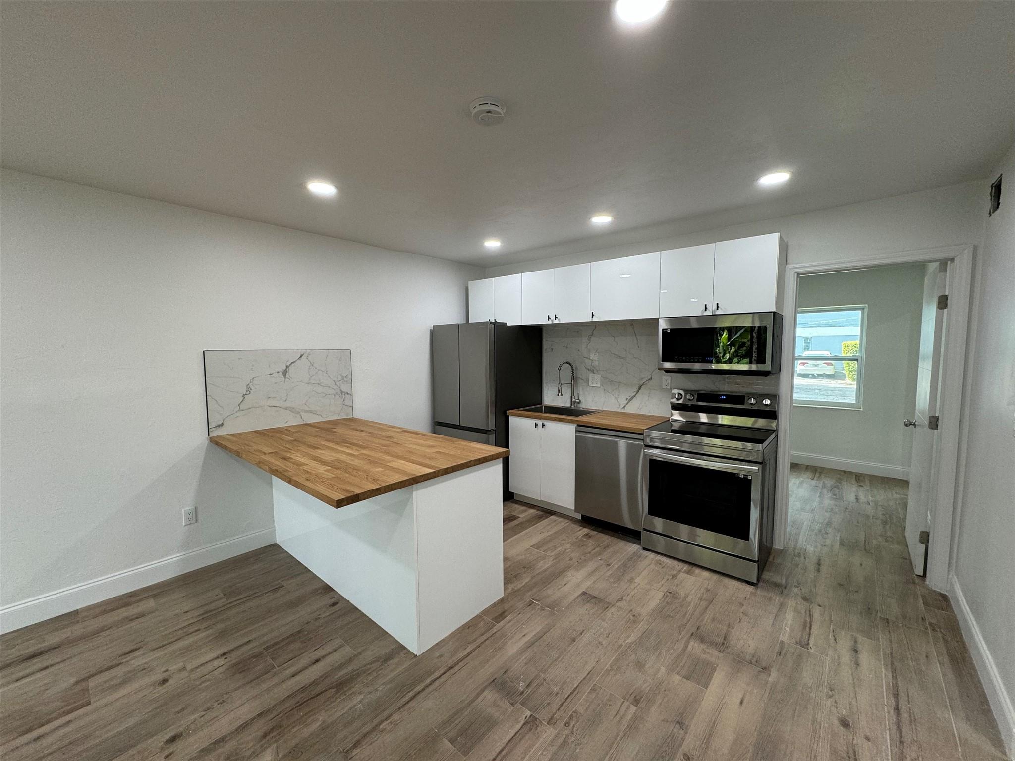 2200 NE 173rd Street