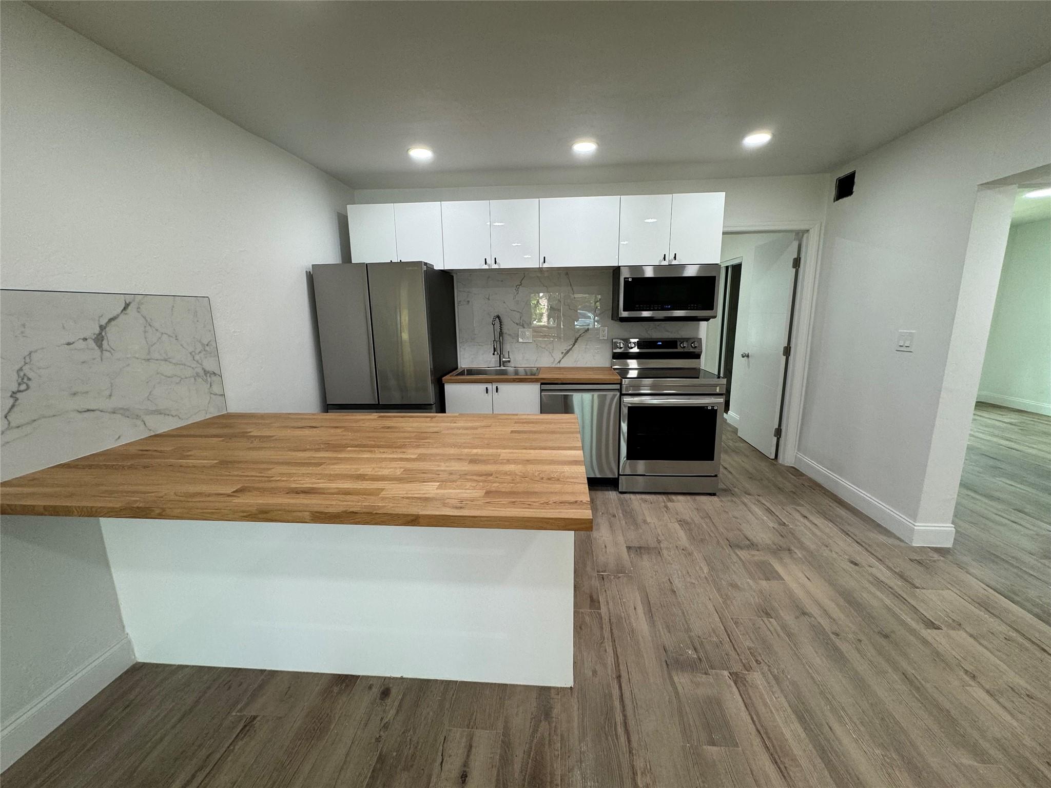 2200 NE 173rd Street