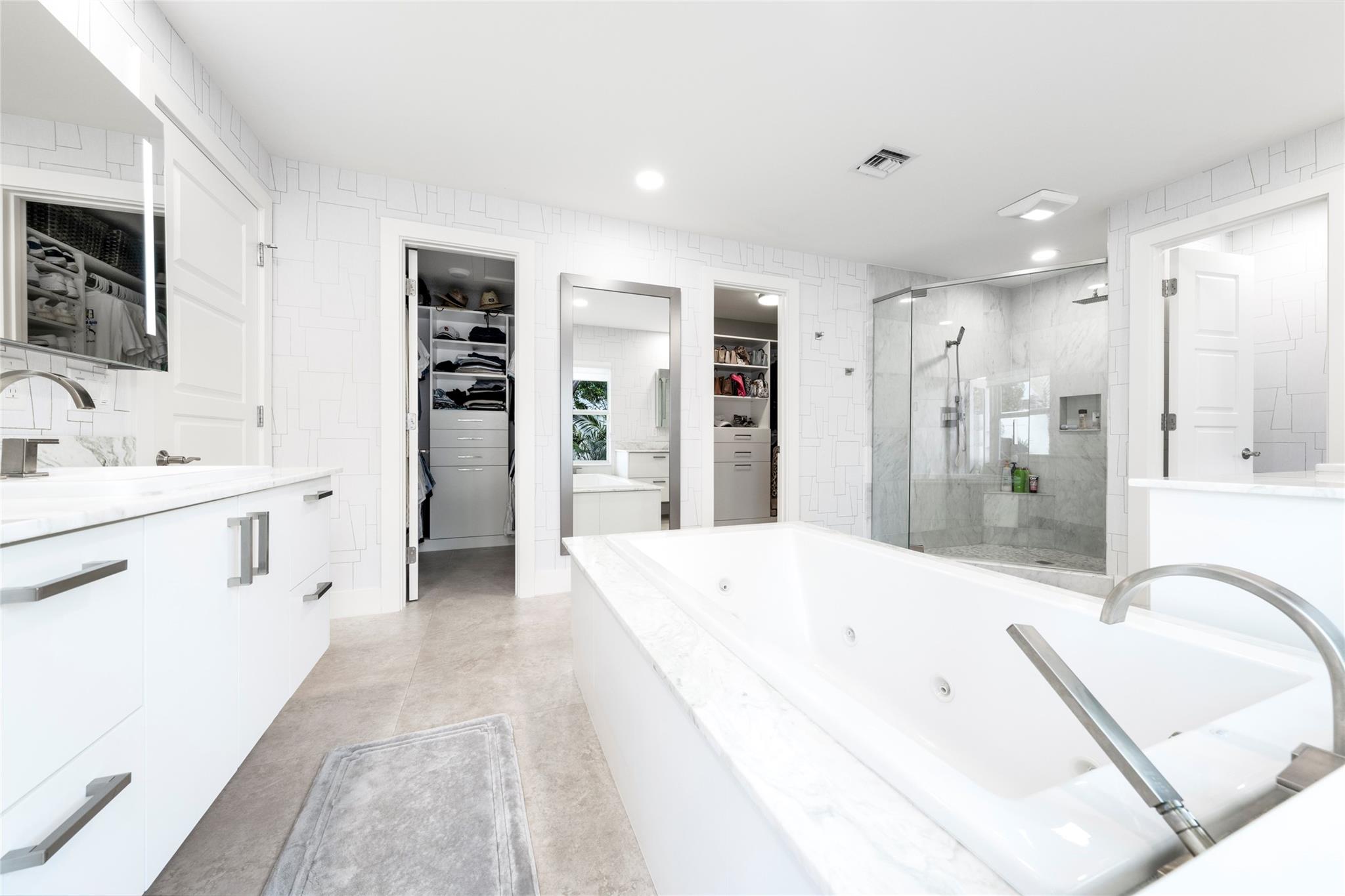 NORTH BAL HARBOUR - Residential