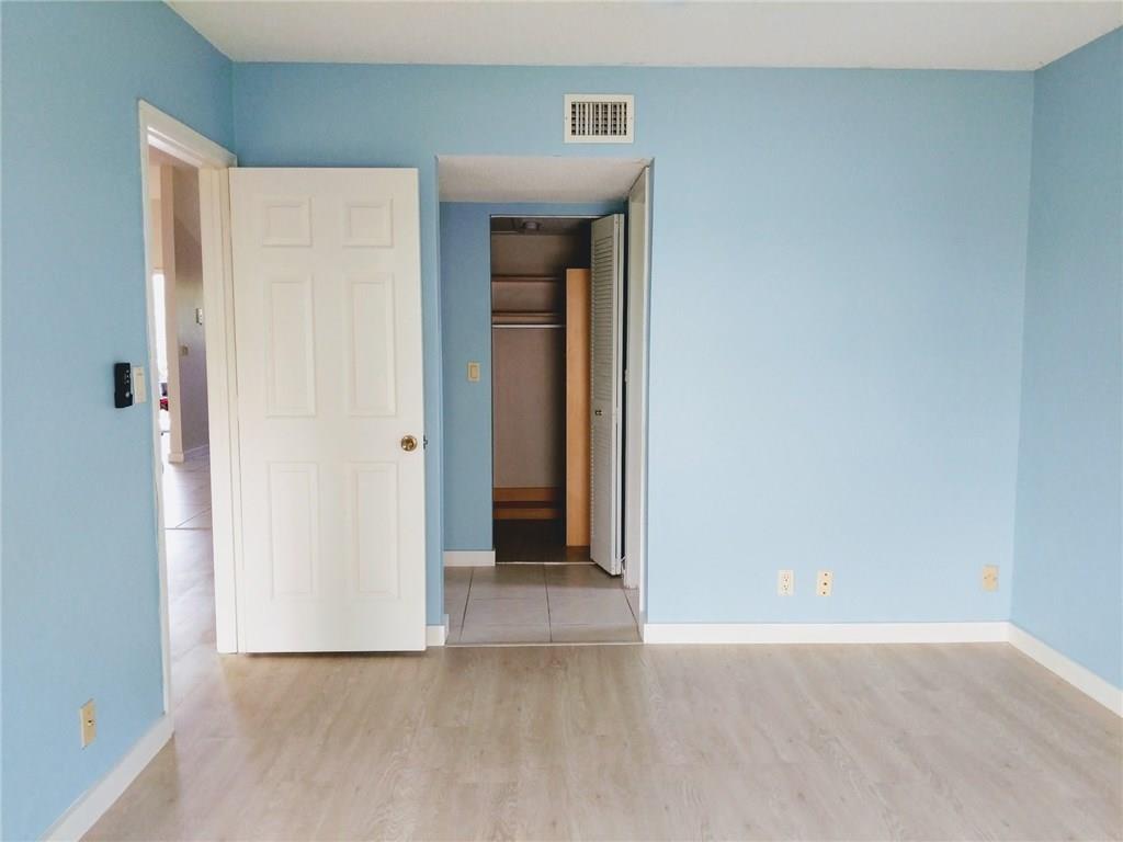 Lake Windwood Condo 01-14 - Residential Lease