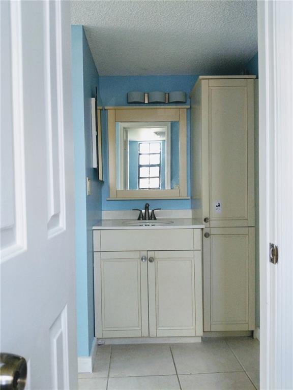 Lake Windwood Condo 01-14 - Residential Lease