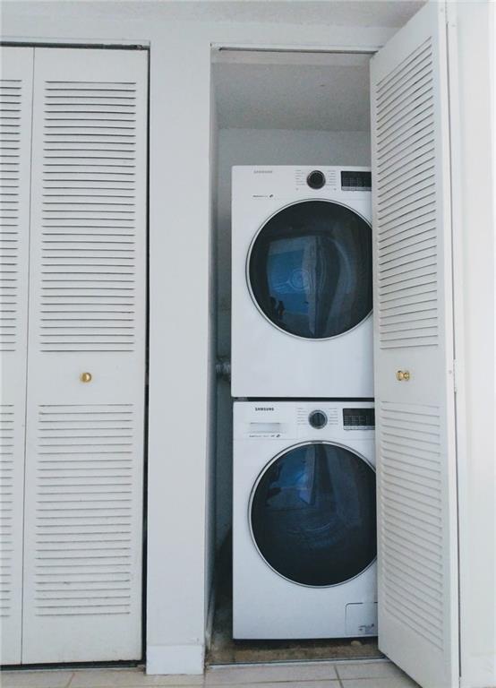 Lake Windwood Condo 01-14 - Residential Lease