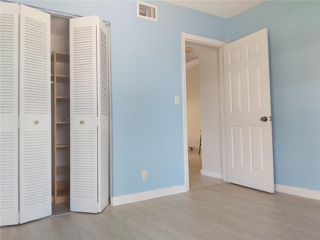 Lake Windwood Condo 01-14 - Residential Lease