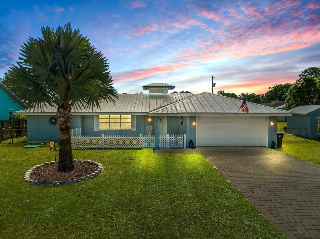 Photo of 972 SE Thornhill Drive, Port St Lucie, FL 34983 (MLS # R10875615)