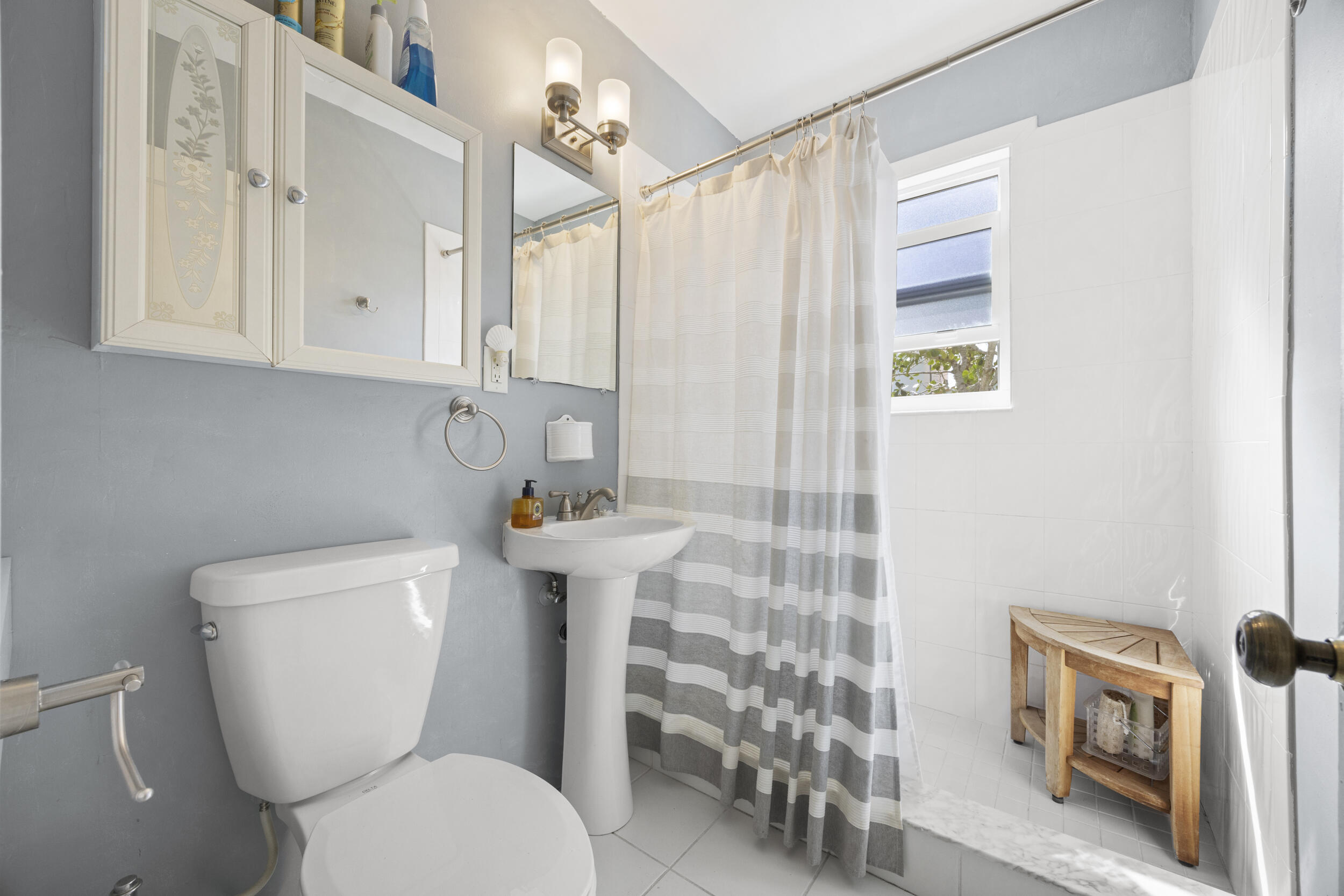 LAKE WORTH TOWN OF - Residential