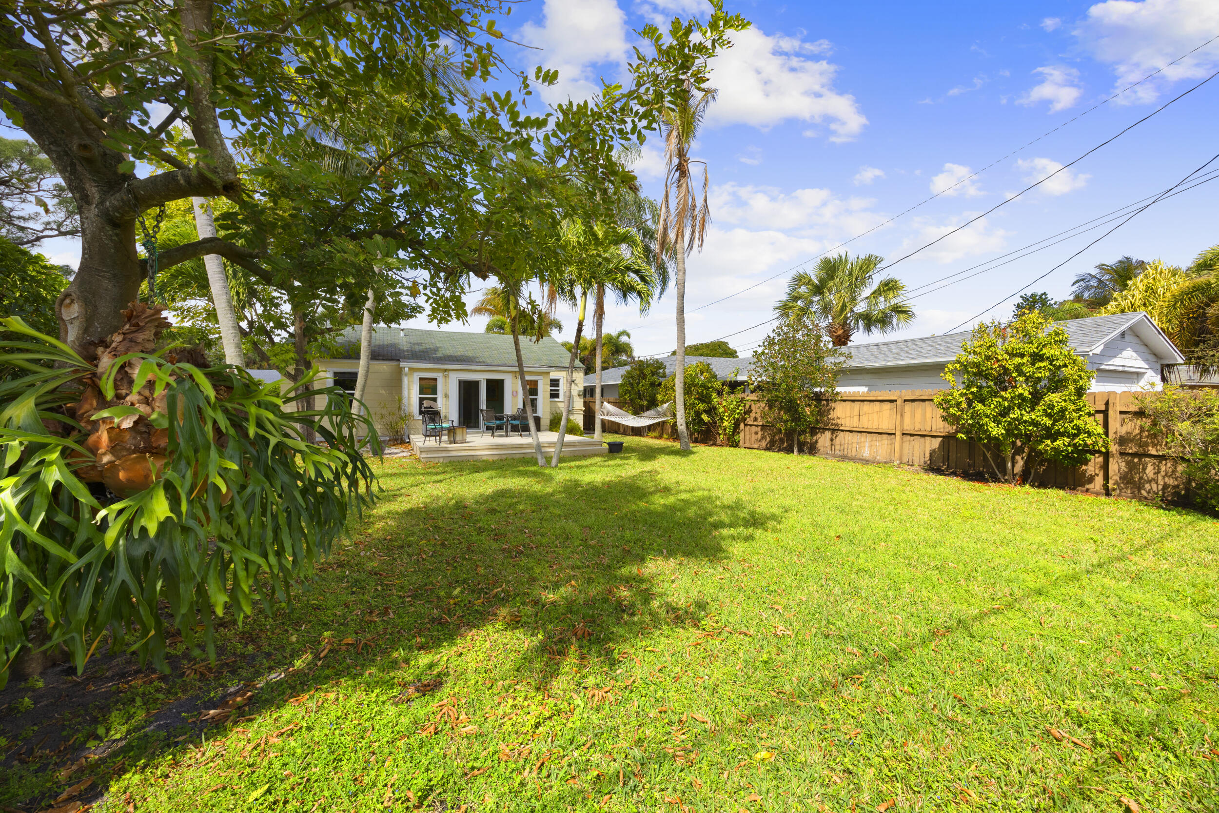 LAKE WORTH TOWN OF - Residential