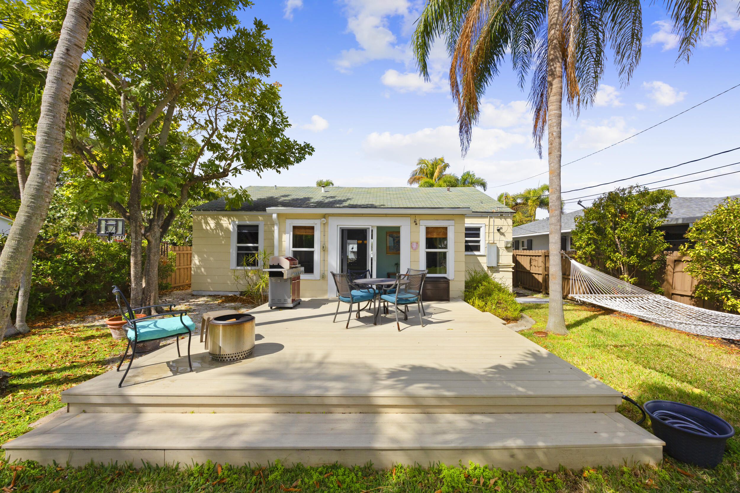 LAKE WORTH TOWN OF - Residential