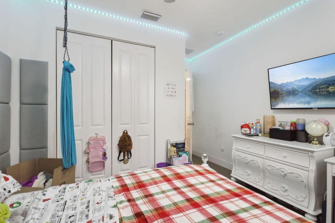 ABYSSINIA PARK - Residential Lease