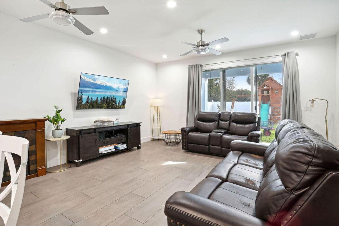 ABYSSINIA PARK - Residential Lease