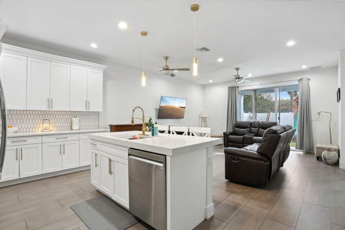 ABYSSINIA PARK - Residential Lease