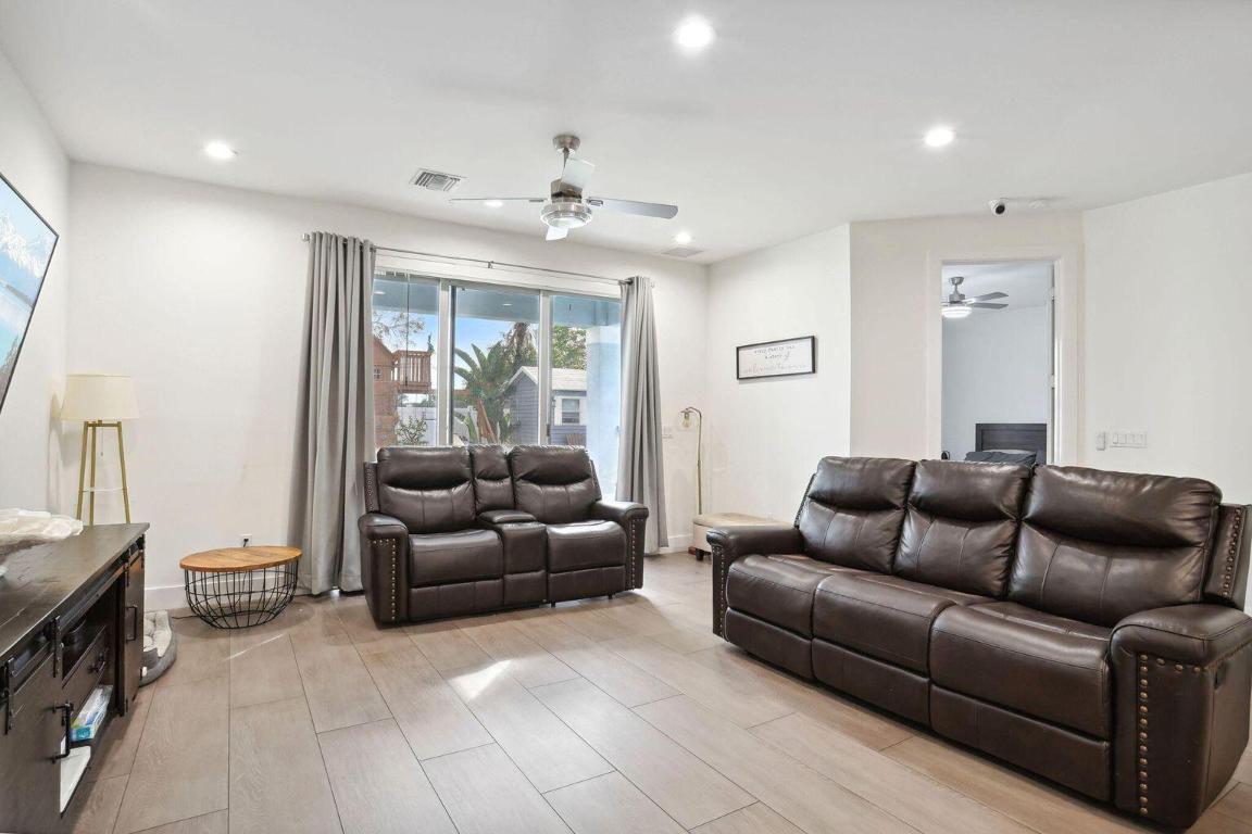 ABYSSINIA PARK - Residential Lease