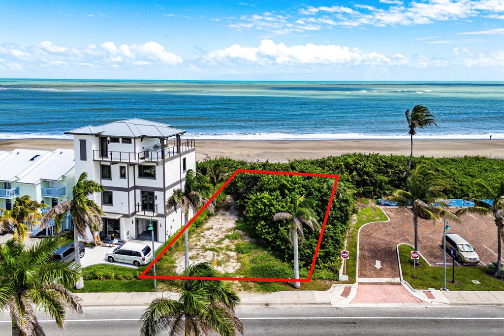 Photo of 440 S OCEAN S Drive, Fort Pierce, FL 34949 (MLS # B26083203)