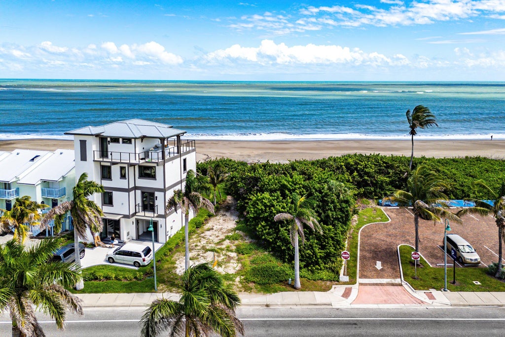 Photo of 440 S OCEAN S Drive, Fort Pierce, FL 34949 (MLS # B26083203)