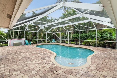 Tiny photo for 100 St Davids Way, Wellington, FL 33414 (MLS # B26083291)