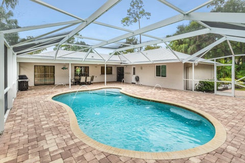 Tiny photo for 100 St Davids Way, Wellington, FL 33414 (MLS # B26083291)