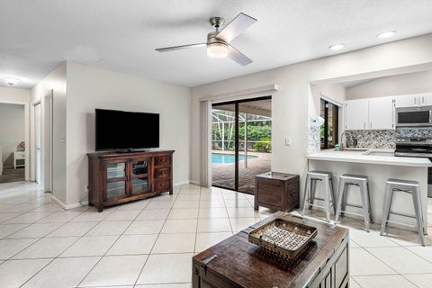 Tiny photo for 100 St Davids Way, Wellington, FL 33414 (MLS # B26083291)
