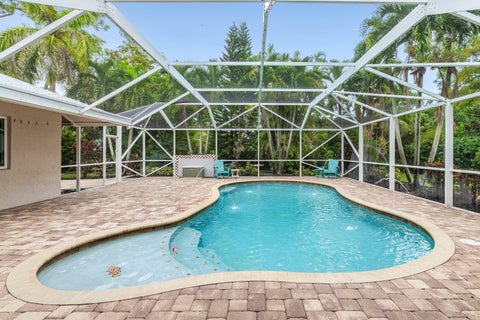 Tiny photo for 100 St Davids Way, Wellington, FL 33414 (MLS # B26083291)