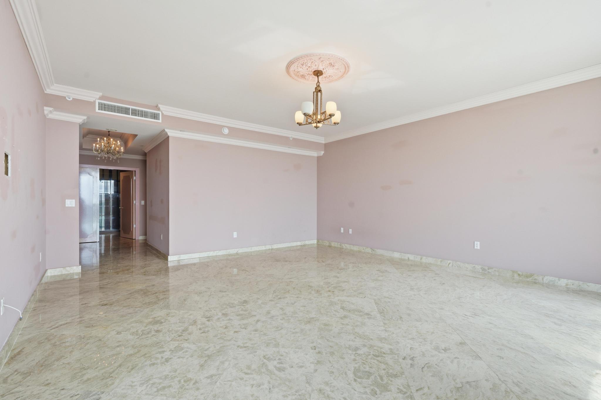 OCEANIA V CONDO - Residential