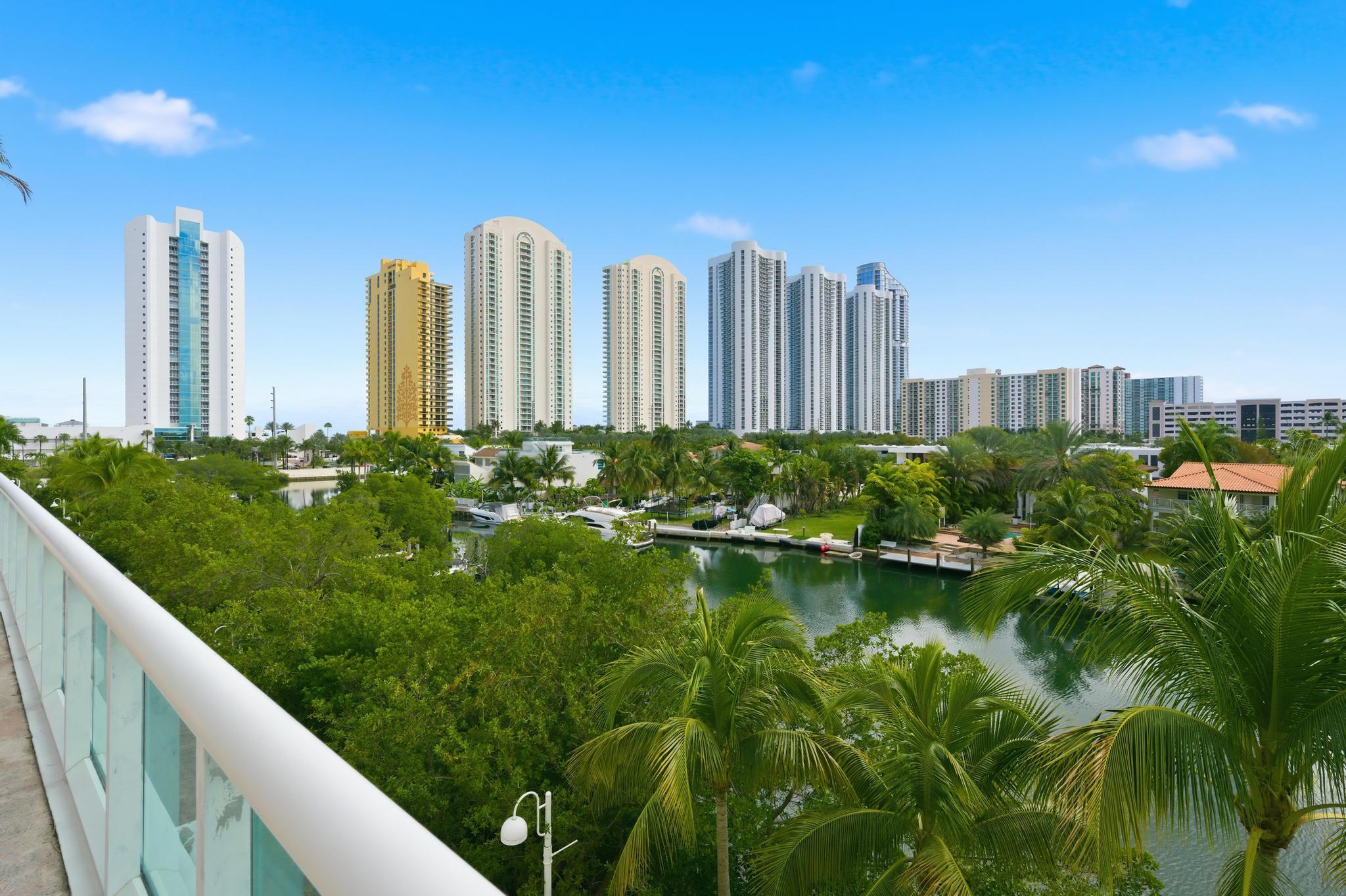 OCEANIA V CONDO - Residential