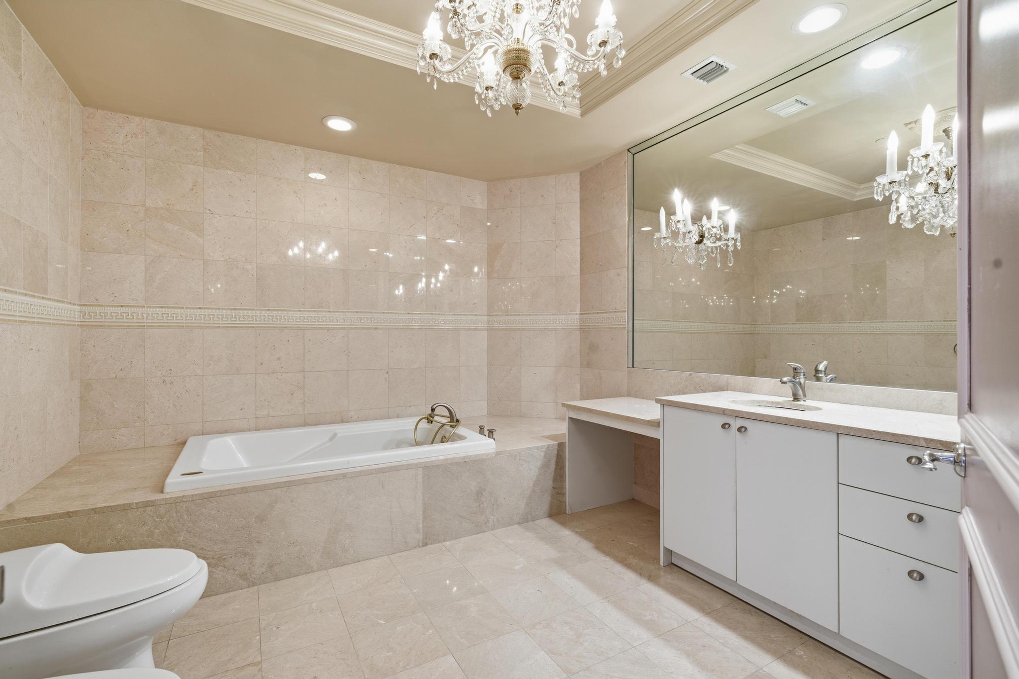 OCEANIA V CONDO - Residential