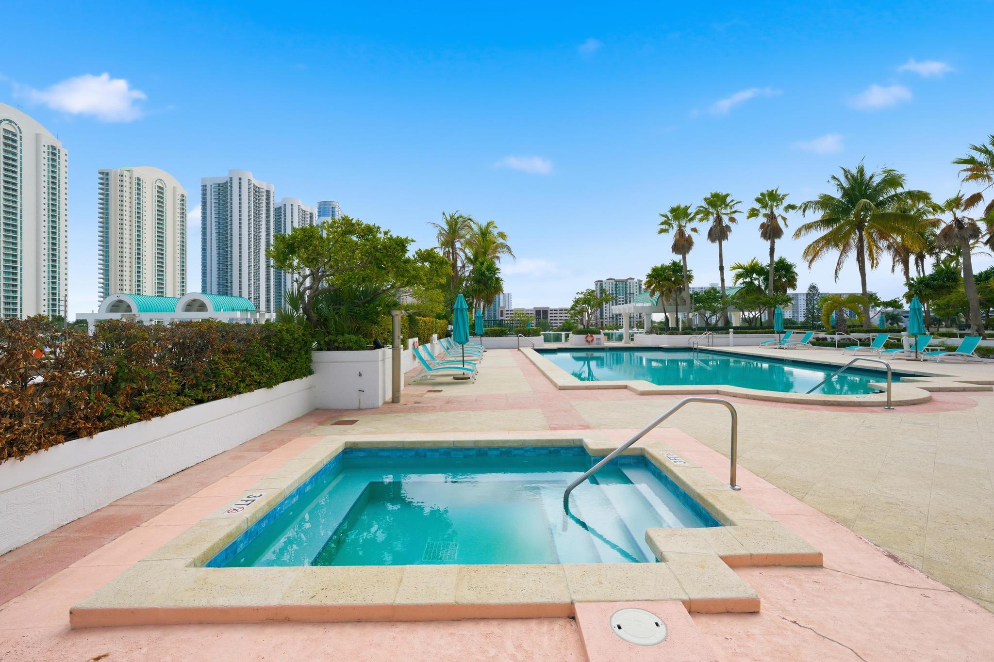 OCEANIA V CONDO - Residential