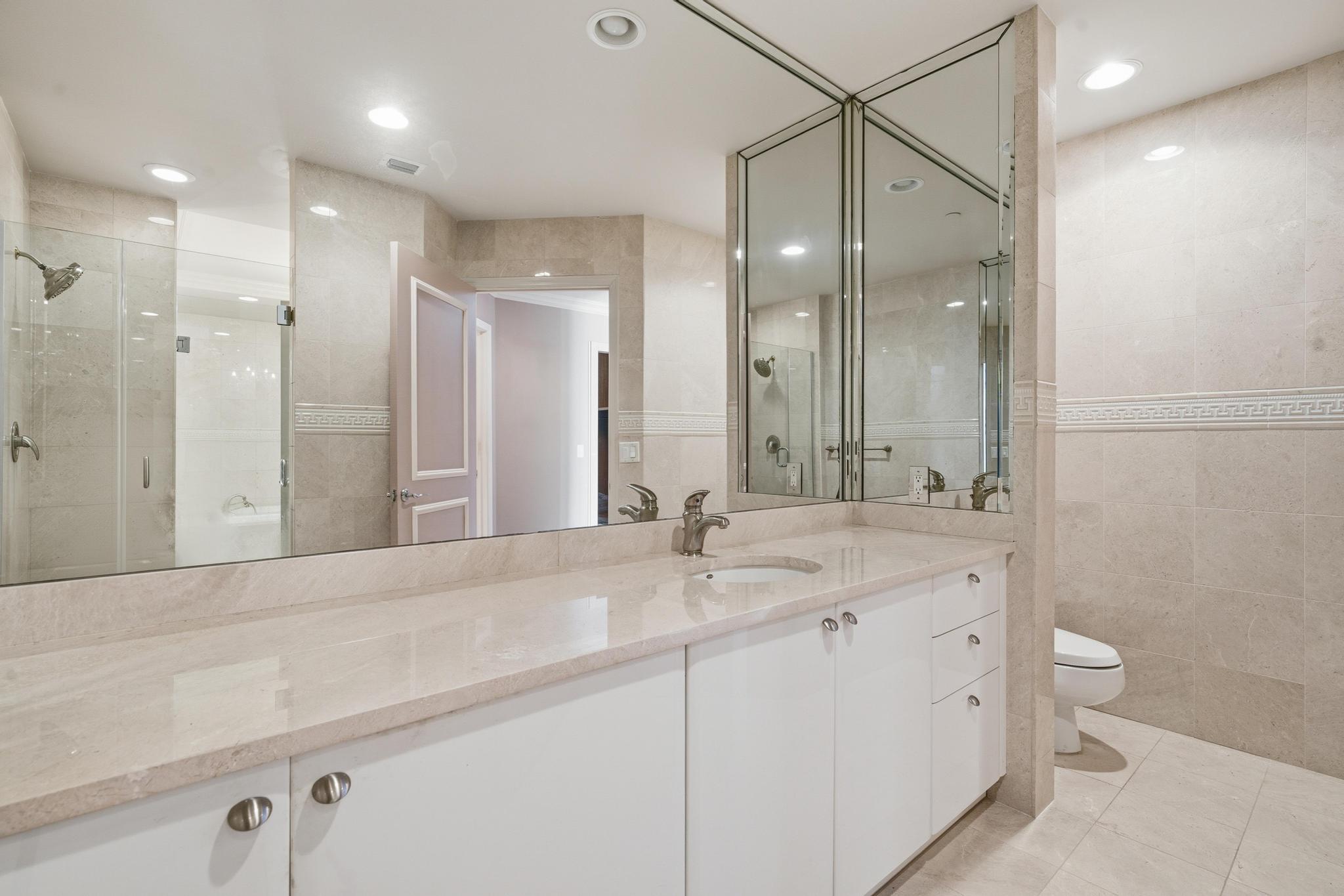 OCEANIA V CONDO - Residential