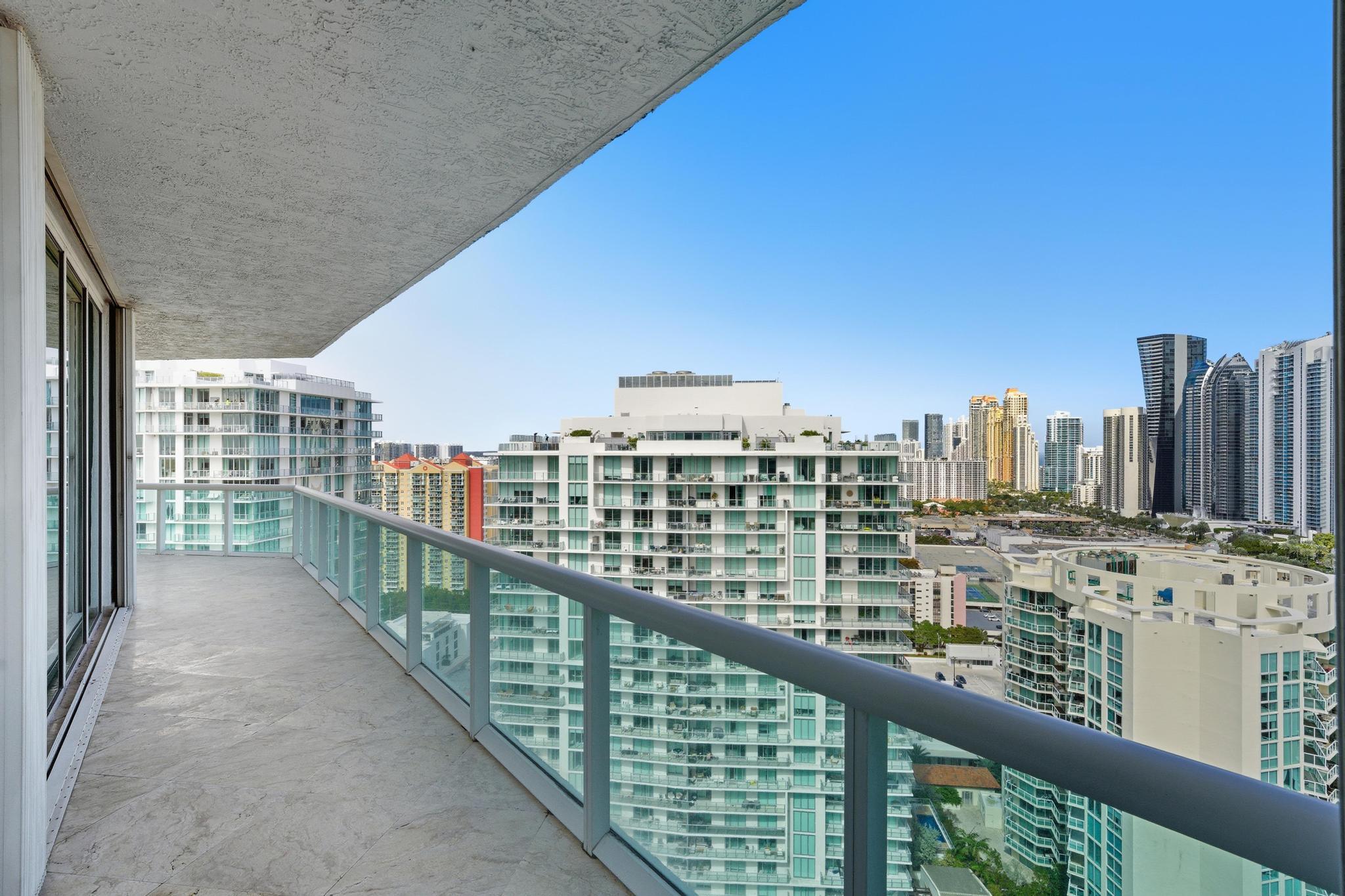 OCEANIA V CONDO - Residential
