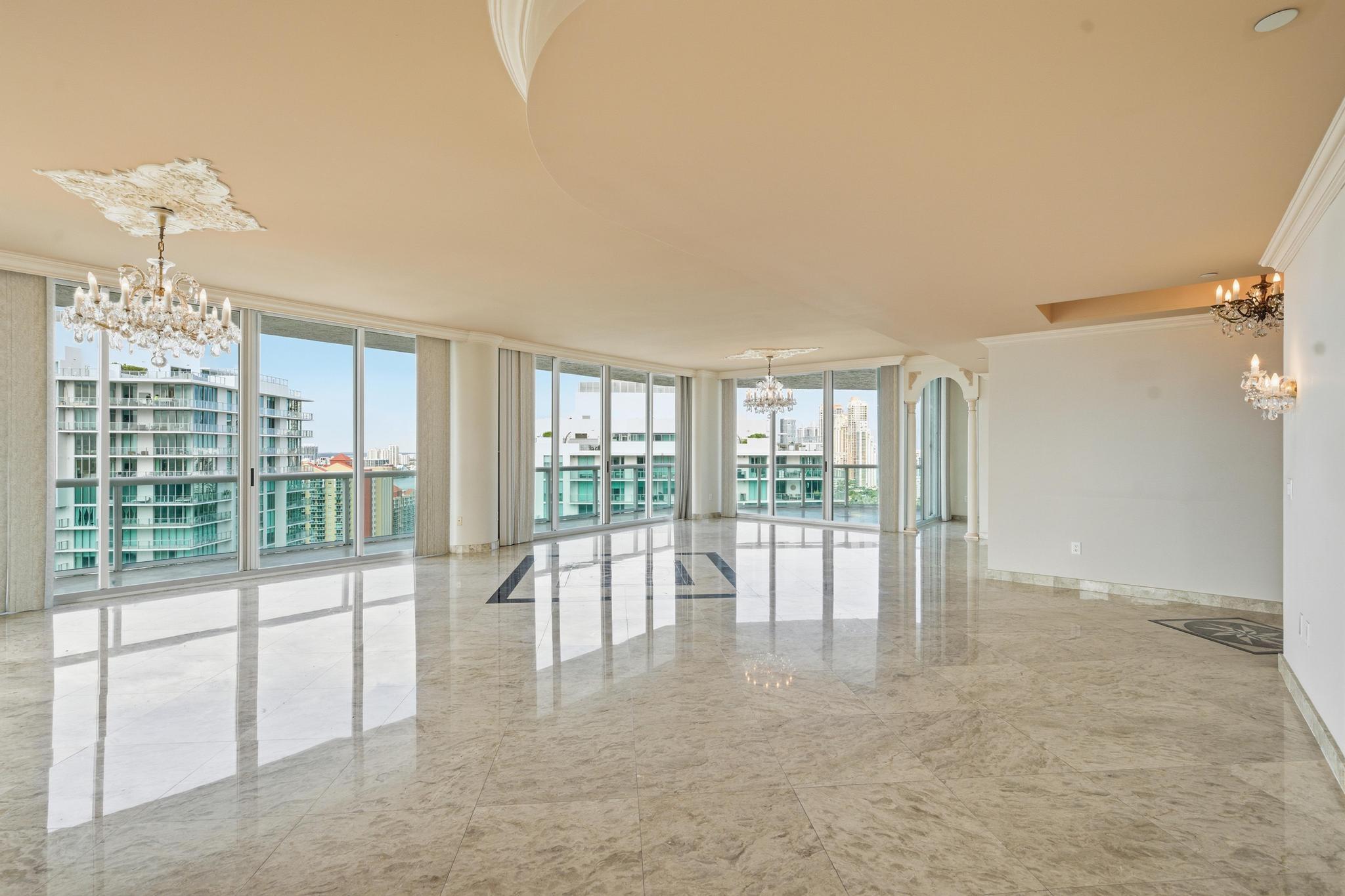 OCEANIA V CONDO - Residential