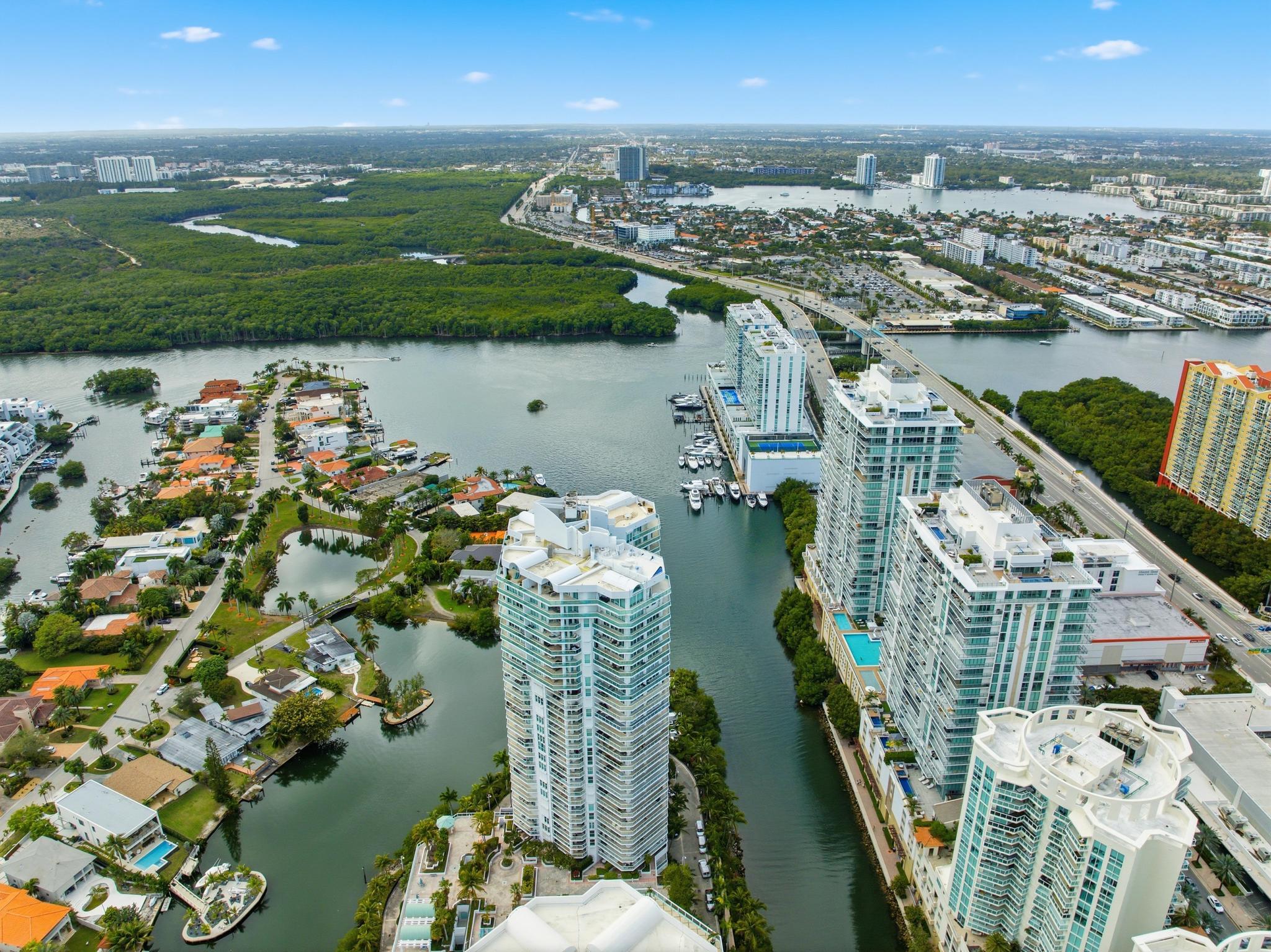 OCEANIA V CONDO - Residential