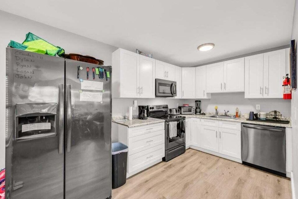 Photo of 431 SW 1st Avenue, Boynton Beach, FL 33435 (MLS # R11125904)