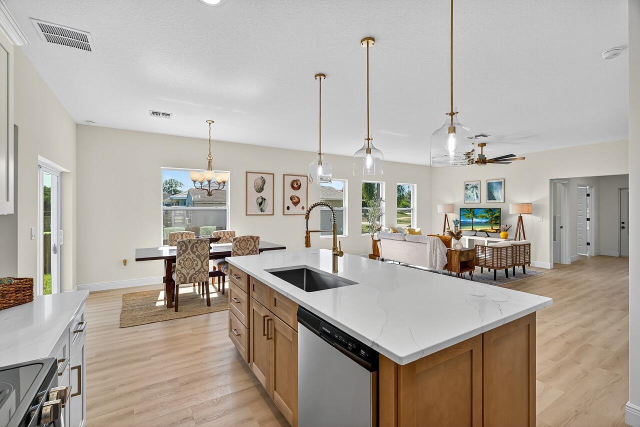 VERO LAKE ESTATES UNIT D - Residential