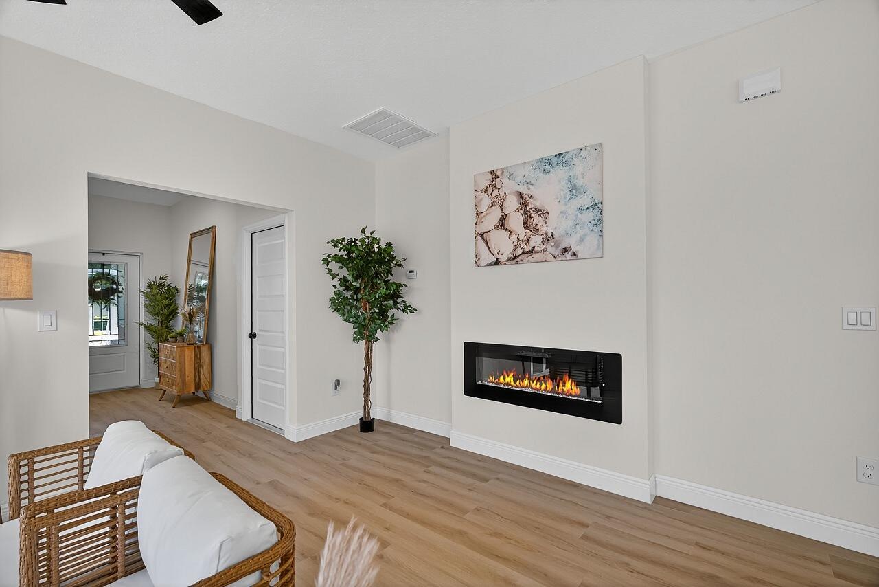 VERO LAKE ESTATES UNIT D - Residential