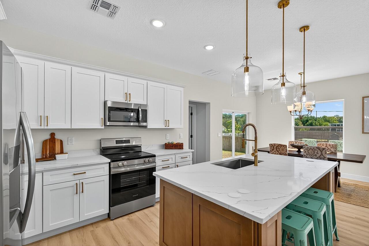 VERO LAKE ESTATES UNIT D - Residential