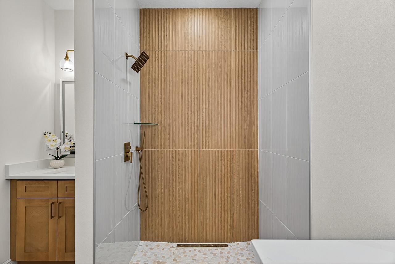 VERO LAKE ESTATES UNIT D - Residential