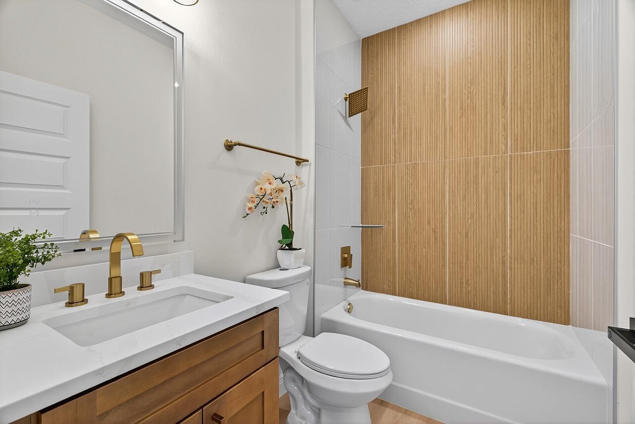 VERO LAKE ESTATES UNIT D - Residential