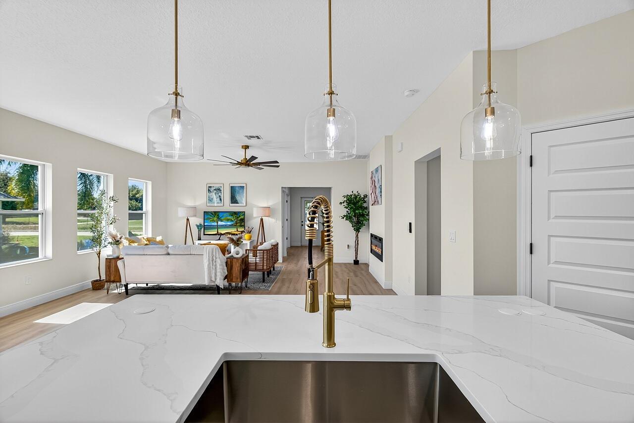 VERO LAKE ESTATES UNIT D - Residential