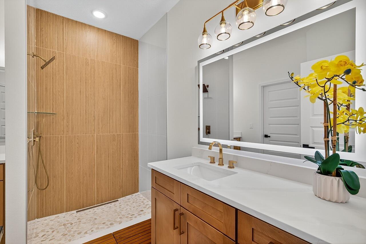 VERO LAKE ESTATES UNIT D - Residential