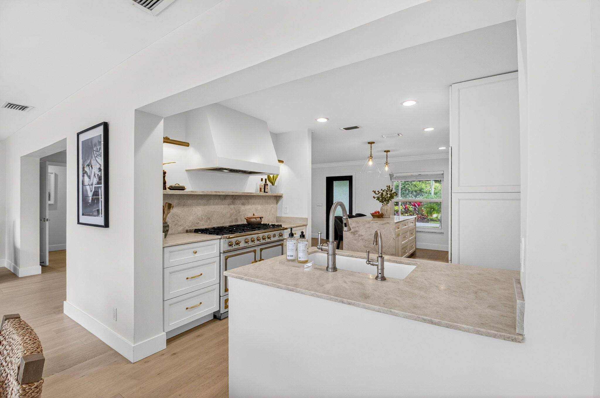 MISSION HILL - Residential