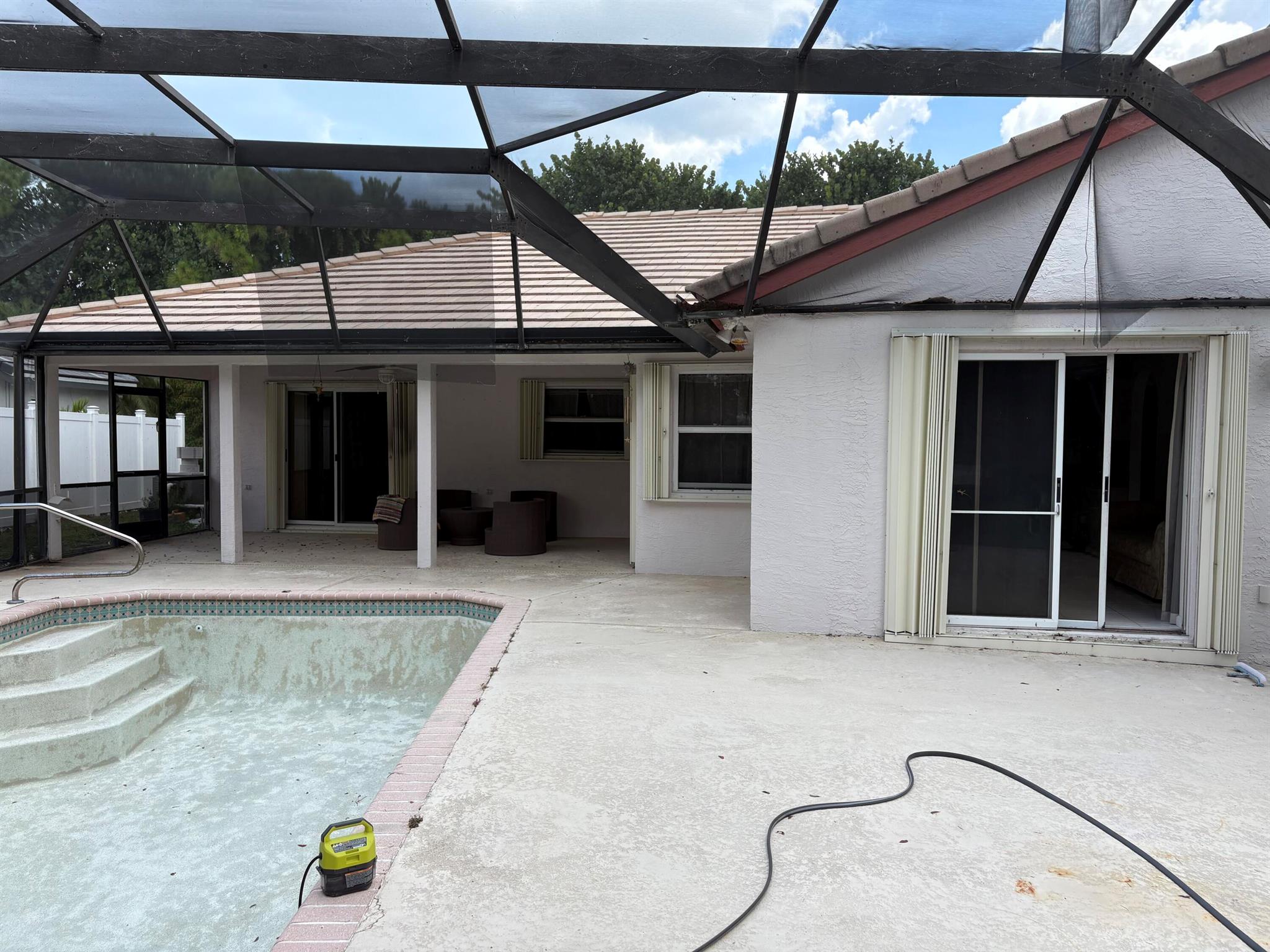 Boynton Beach, Florida 33436, United States, 3 Bedrooms Bedrooms, ,2 BathroomsBathrooms,Residential,Pending,209644