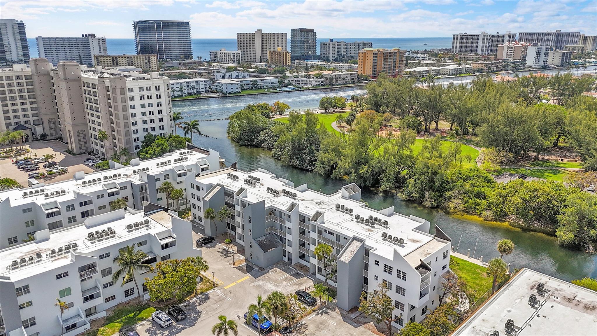 HARBOR'S EDGE OF POMPANO - Residential