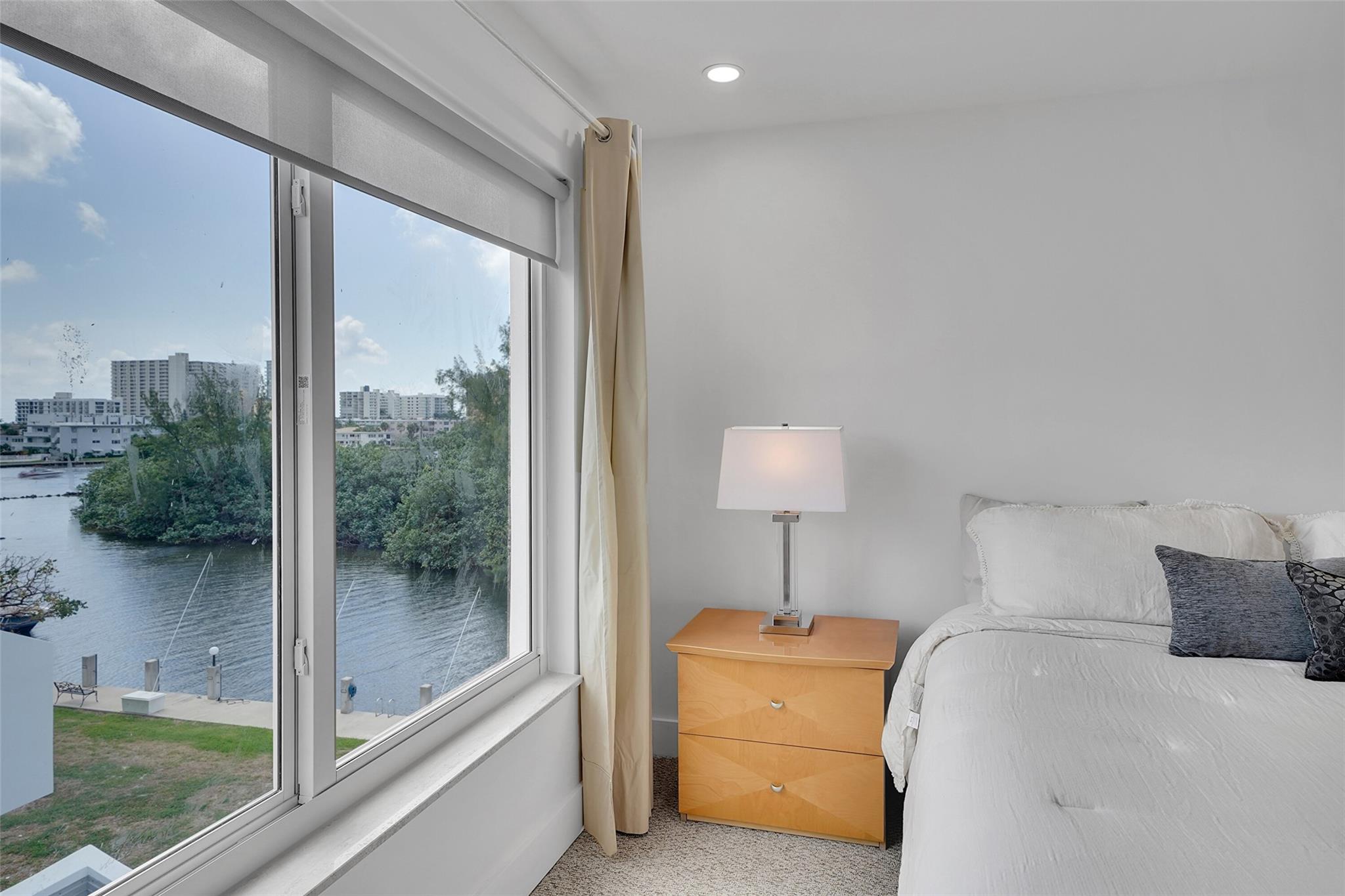 HARBOR'S EDGE OF POMPANO - Residential