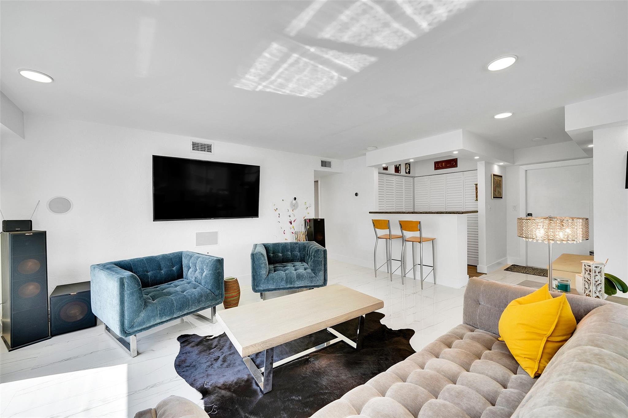 HARBOR'S EDGE OF POMPANO - Residential