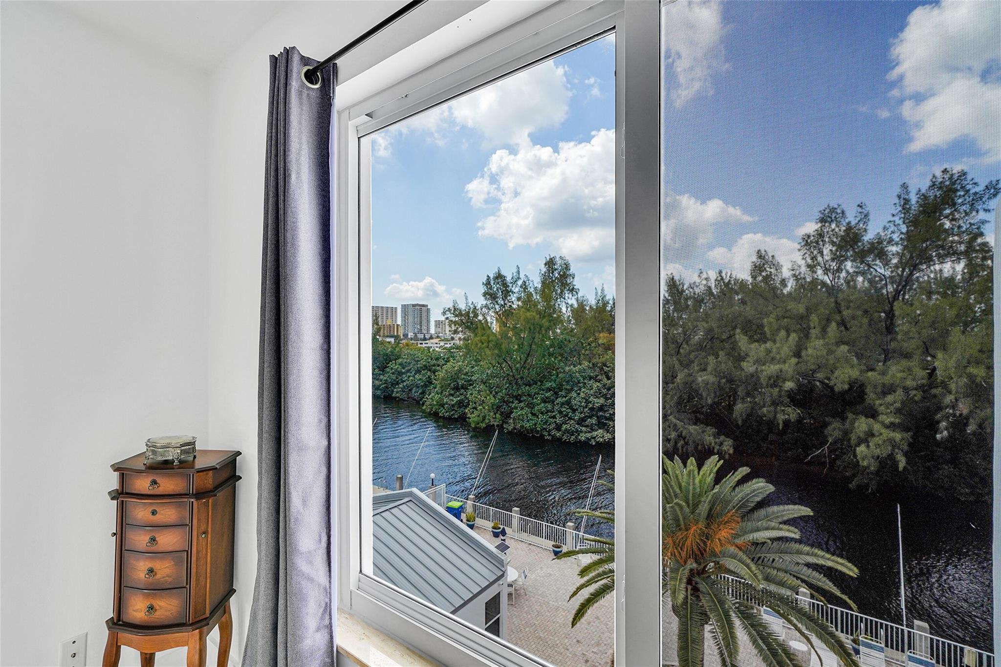 HARBOR'S EDGE OF POMPANO - Residential