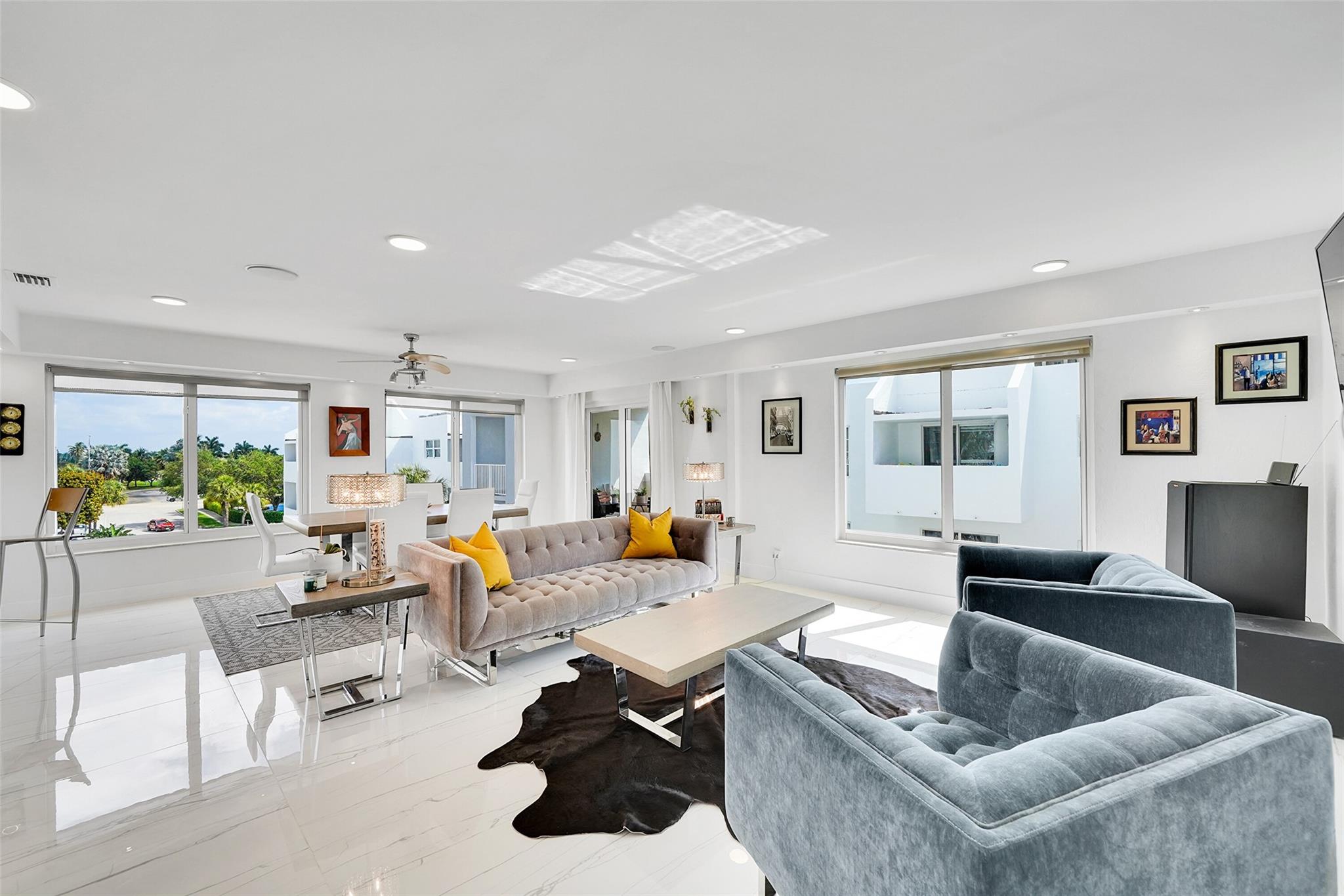 HARBOR'S EDGE OF POMPANO - Residential